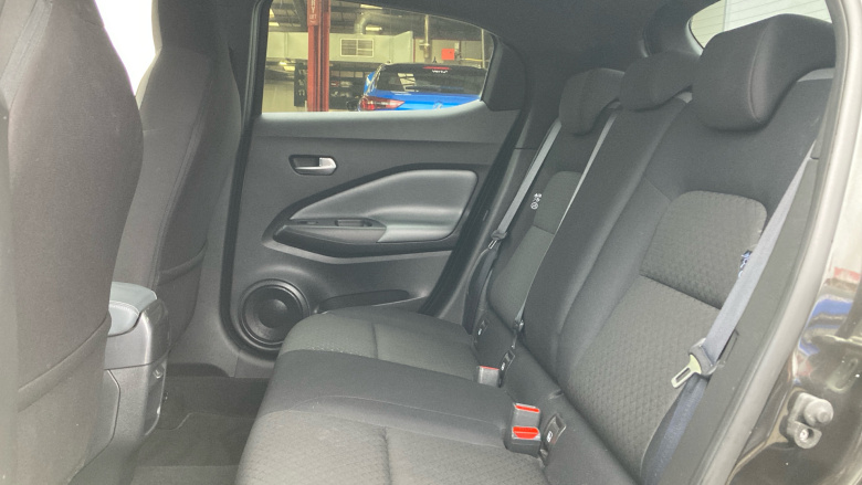 Nissan Juke 1.0 DiG-T N-Connecta 5dr Petrol Hatchback